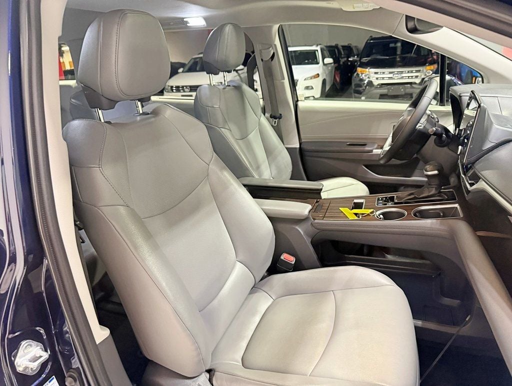 2021 Toyota Sienna XLE AWD 7-Passenger - 22952183 - 46