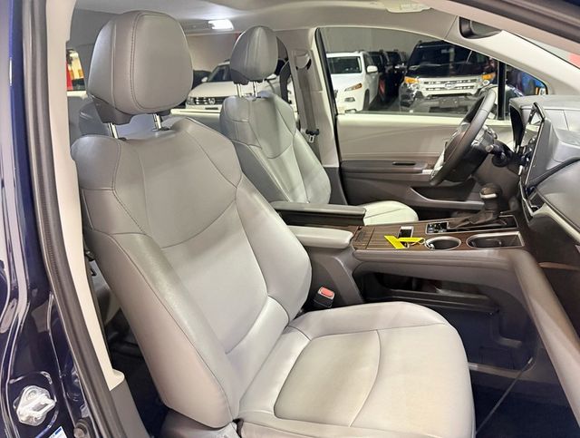 2021 Toyota Sienna XLE AWD 7-Passenger - 22952183 - 46