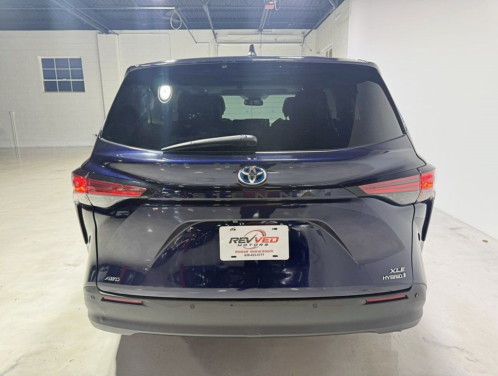 2021 Toyota Sienna XLE AWD 7-Passenger - 22952183 - 5