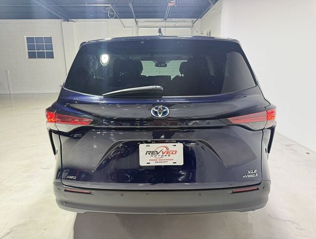 2021 Toyota Sienna XLE AWD 7-Passenger - 22952183 - 5