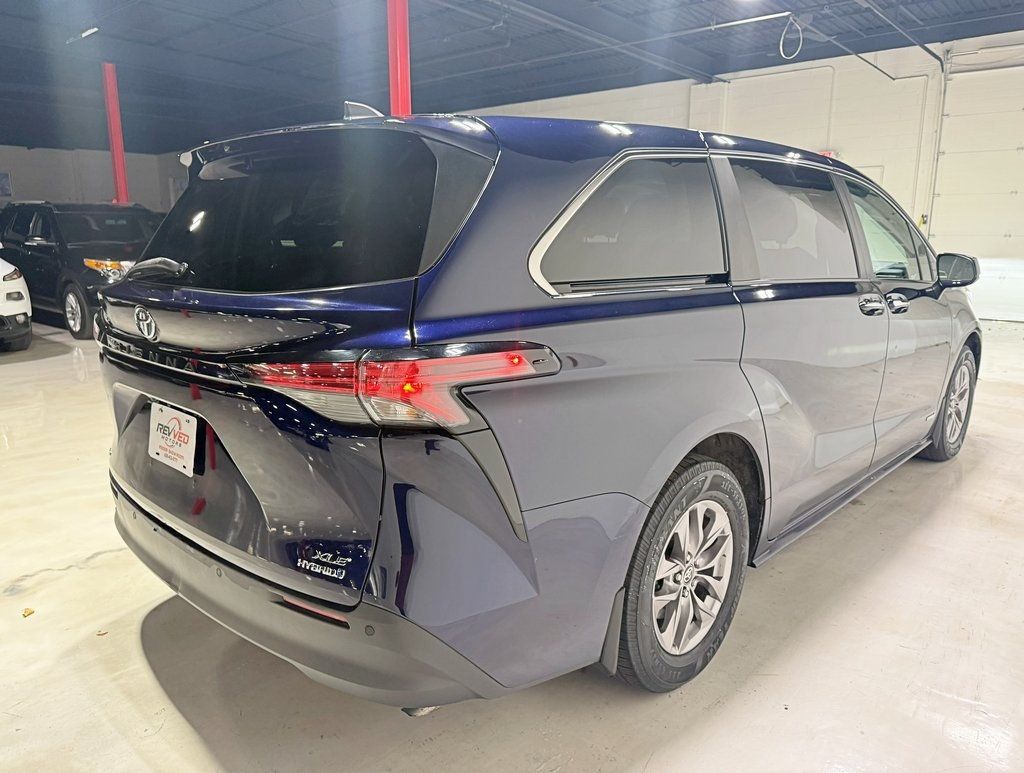 2021 Toyota Sienna XLE AWD 7-Passenger - 22952183 - 6
