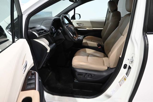 2021 Toyota Sienna XLE AWD 7-Passenger - 23092641 - 13