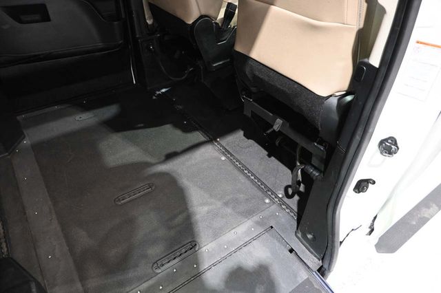 2021 Toyota Sienna XLE AWD 7-Passenger - 23092641 - 19