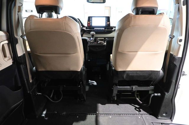 2021 Toyota Sienna XLE AWD 7-Passenger - 23092641 - 20