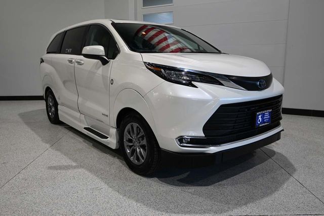 2021 Toyota Sienna XLE AWD 7-Passenger - 23092641 - 2