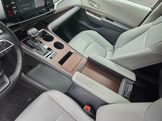 2021 Toyota Sienna XLE FWD 7-Passenger - 23005718 - 13