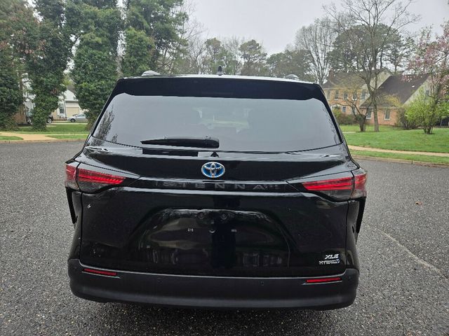 2021 Toyota Sienna XLE FWD 7-Passenger - 23005718 - 3