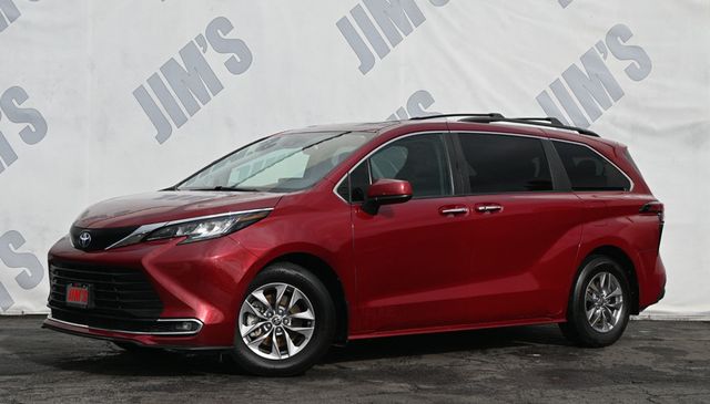 2021 Toyota Sienna XLE FWD 8-Passenger - 22950082 - 0