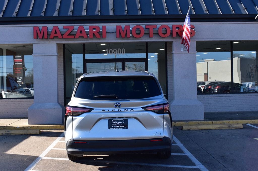 2021 Toyota Sienna XLE FWD 8-Passenger - 22692188 - 9