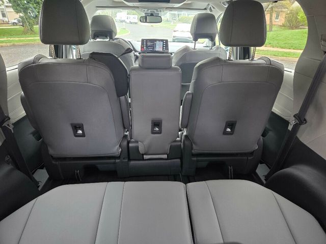 2021 Toyota Sienna XLE FWD 8-Passenger - 23005718 - 18