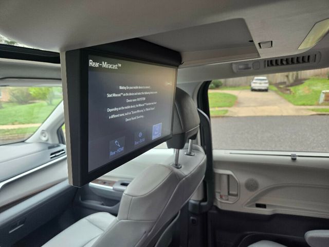 2021 Toyota Sienna XLE FWD 8-Passenger - 23005718 - 21