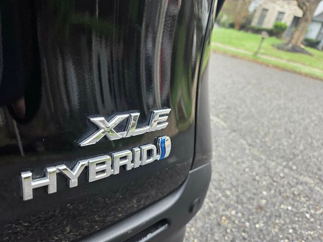 2021 Toyota Sienna XLE FWD 8-Passenger - 23005718 - 24