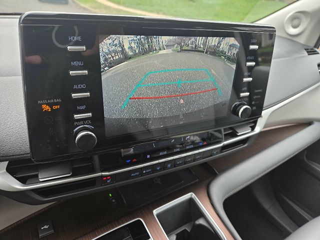 2021 Toyota Sienna XLE FWD 8-Passenger - 23005718 - 26