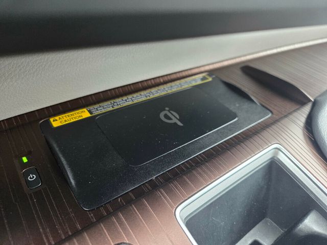 2021 Toyota Sienna XLE FWD 8-Passenger - 23005718 - 28