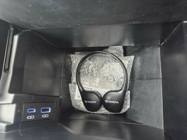 2021 Toyota Sienna XLE FWD 8-Passenger - 23005718 - 30