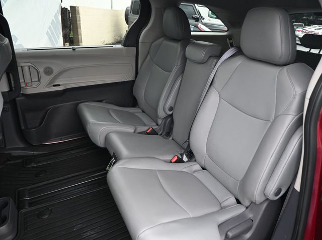 2021 Toyota Sienna XLE Hybrid  - 22950082 - 11