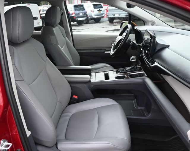 2021 Toyota Sienna XLE Hybrid  - 22950082 - 13