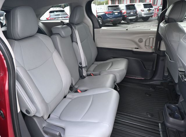 2021 Toyota Sienna XLE Hybrid  - 22950082 - 14