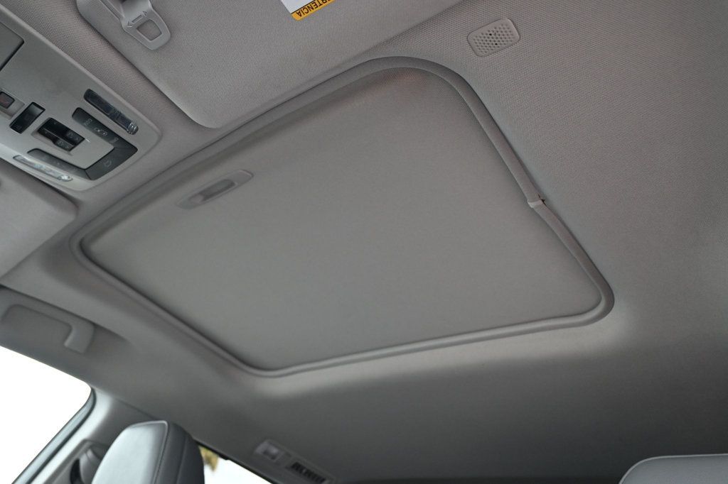 Toyota Sienna photo 17