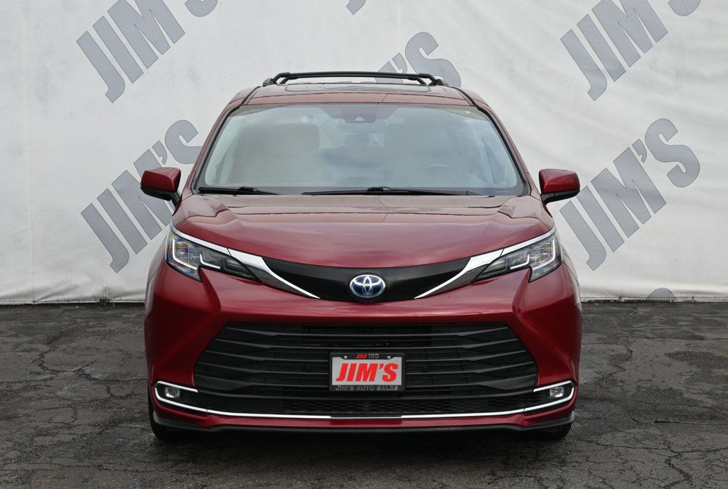 Toyota Sienna photo 2