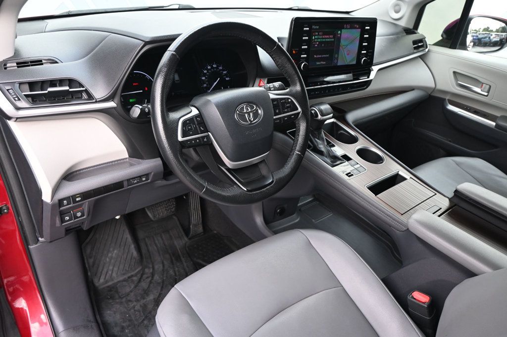 Toyota Sienna photo 5