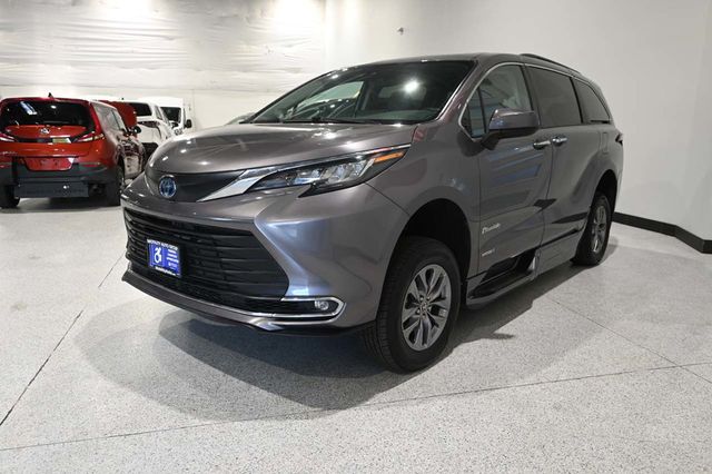 2021 Toyota Sienna XLE Mobility Handicap Van - 23044283 - 9