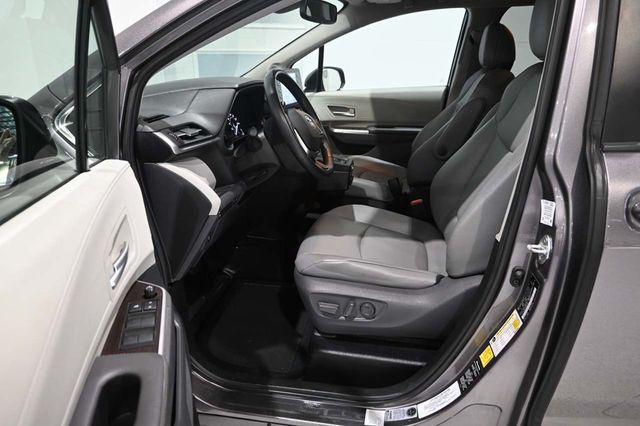 2021 Toyota Sienna XLE Mobility Handicap Van - 23044283 - 12