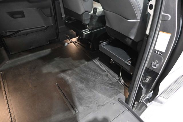 2021 Toyota Sienna XLE Mobility Handicap Van - 23044283 - 18