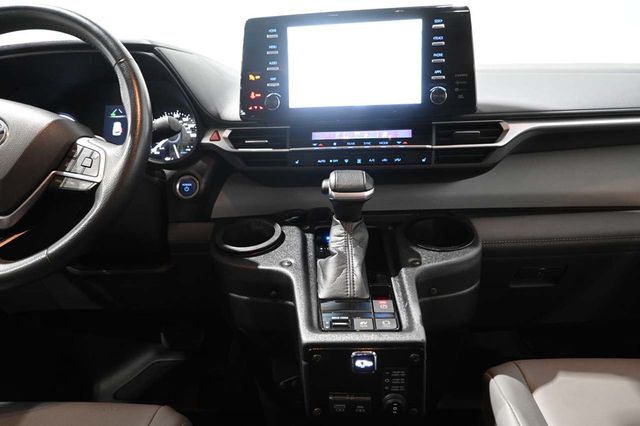 2021 Toyota Sienna XLE Mobility Handicap Van - 23044283 - 22