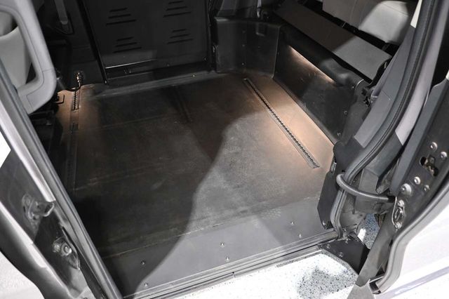 2021 Toyota Sienna XLE Mobility Handicap Van - 23044283 - 27