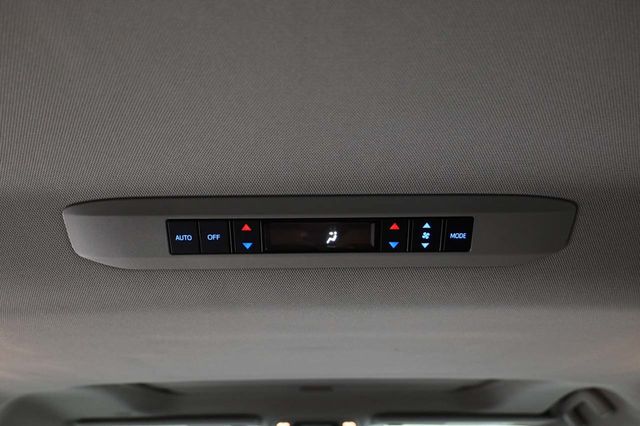2021 Toyota Sienna XLE Mobility Handicap Van - 23044283 - 28
