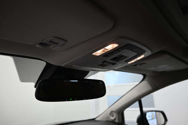 2021 Toyota Sienna XLE Mobility Handicap Van - 23044283 - 31