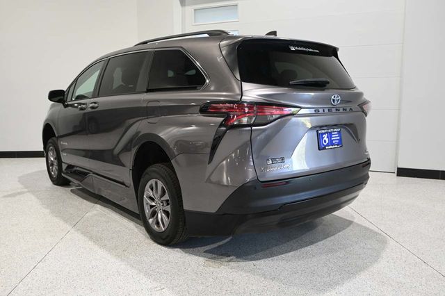 2021 Toyota Sienna XLE Mobility Handicap Van - 23044283 - 7