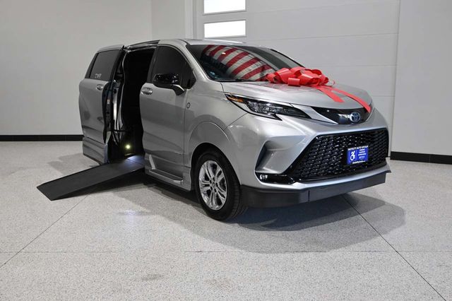2021 Toyota Sienna XSE AWD 7-Passenger - 23100682 - 1