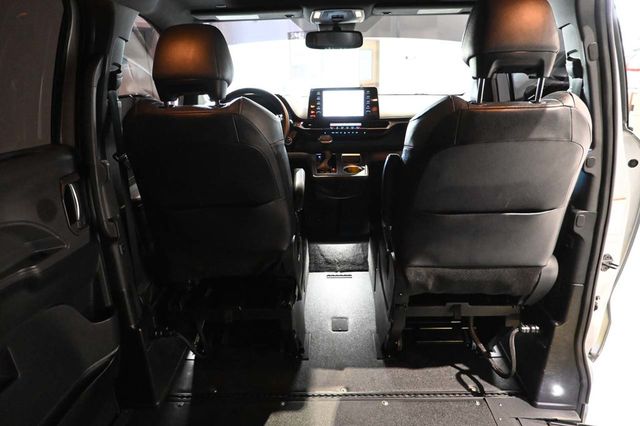 2021 Toyota Sienna XSE AWD 7-Passenger - 23100682 - 19