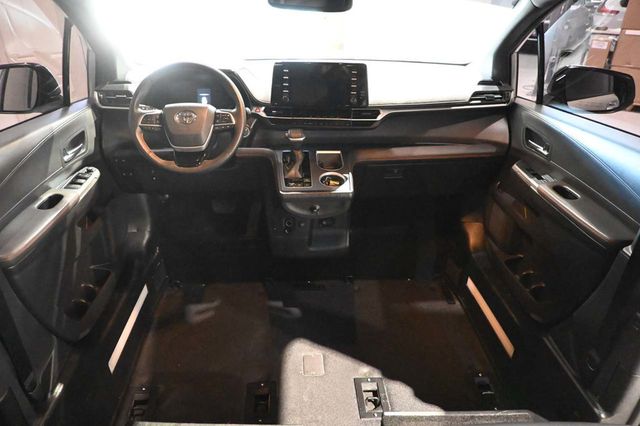 2021 Toyota Sienna XSE AWD 7-Passenger - 23100682 - 20