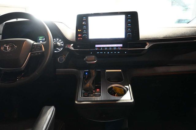2021 Toyota Sienna XSE AWD 7-Passenger - 23100682 - 22
