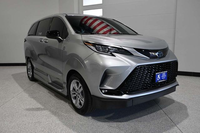 2021 Toyota Sienna XSE AWD 7-Passenger - 23100682 - 2