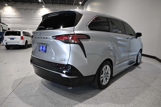 2021 Toyota Sienna XSE AWD 7-Passenger - 23100682 - 5