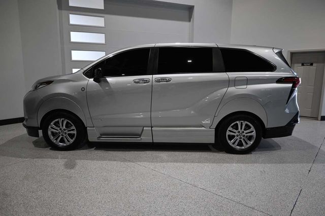2021 Toyota Sienna XSE AWD 7-Passenger - 23100682 - 8