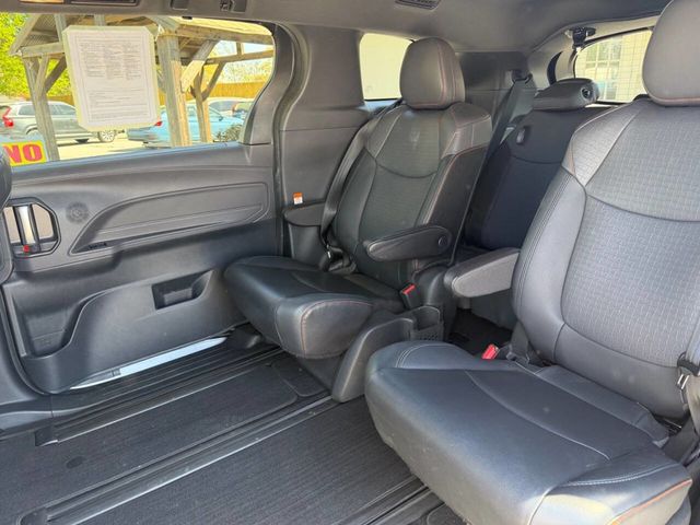 2021 Toyota Sienna XSE FWD 7-Passenger - 23003235 - 19