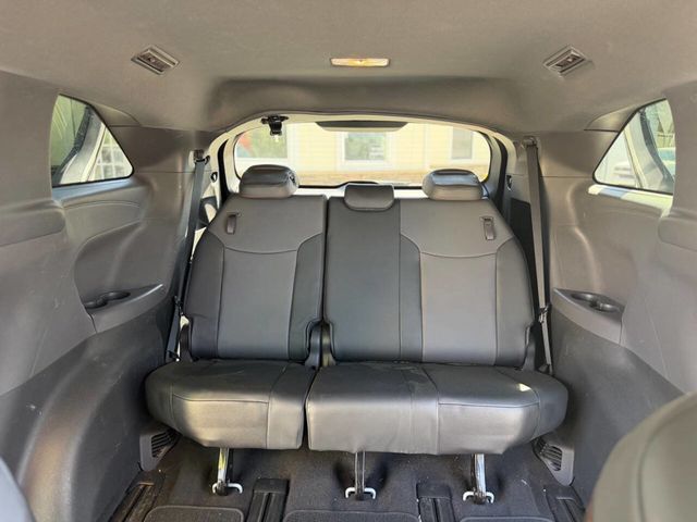 2021 Toyota Sienna XSE FWD 7-Passenger - 23003235 - 20