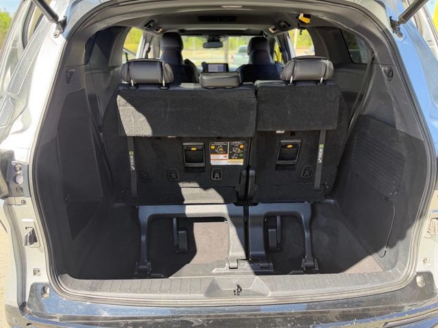 2021 Toyota Sienna XSE FWD 7-Passenger - 23003235 - 22