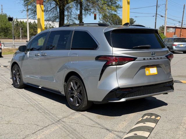 2021 Toyota Sienna XSE FWD 7-Passenger - 23003235 - 6