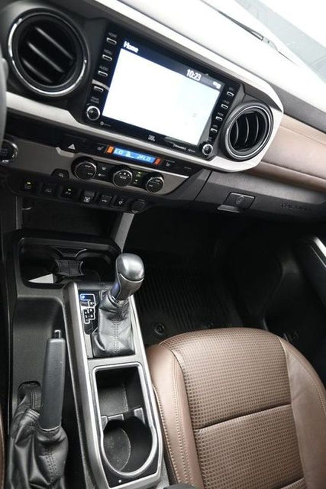 2021 Toyota Tacoma 2WD Limited Double Cab 5' Bed V6 Automatic - 23016061 - 17