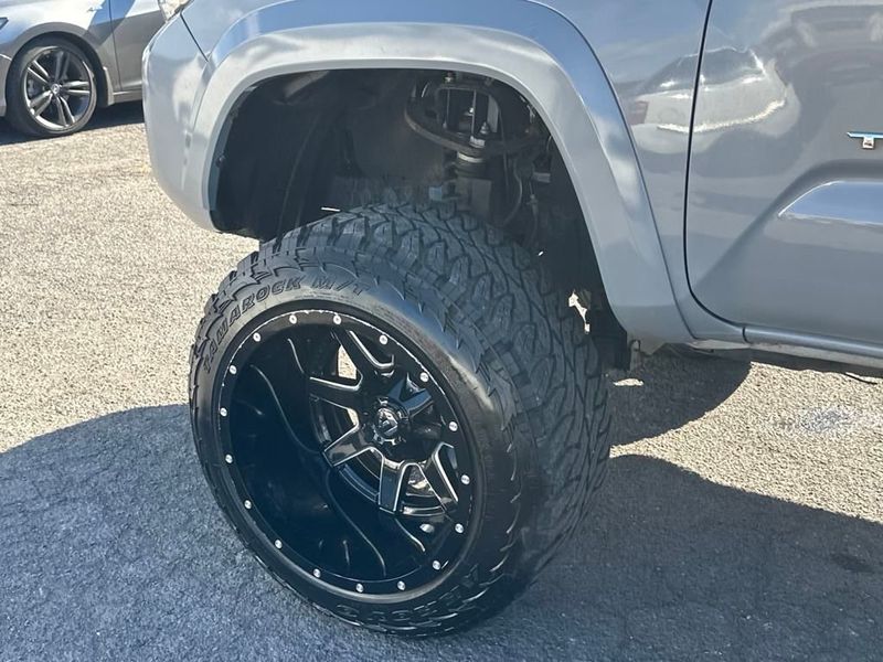 2021 Toyota Tacoma SR5 Double Cab V6 photo 10
