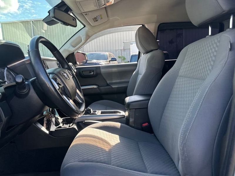 2021 Toyota Tacoma SR5 Double Cab V6 photo 11