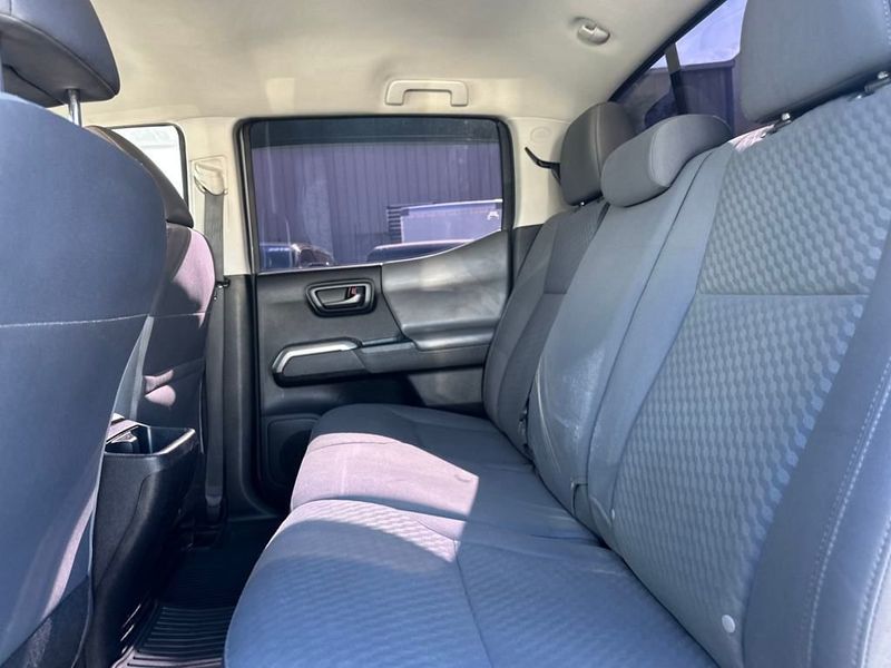 2021 Toyota Tacoma SR5 Double Cab V6 photo 13