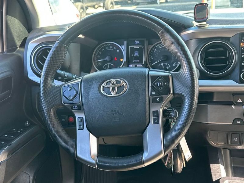 2021 Toyota Tacoma SR5 Double Cab V6 photo 16