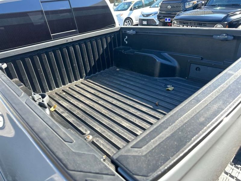2021 Toyota Tacoma SR5 Double Cab V6 photo 18